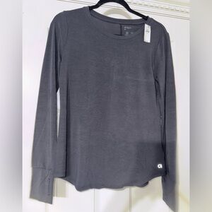 Gap fit long sleeve shirt.
